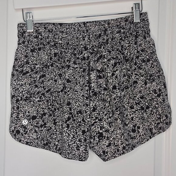 Lululemon Tracker Short V *4" - 8 Sporadic Black Rhino Grey - Picture 4 of 6
